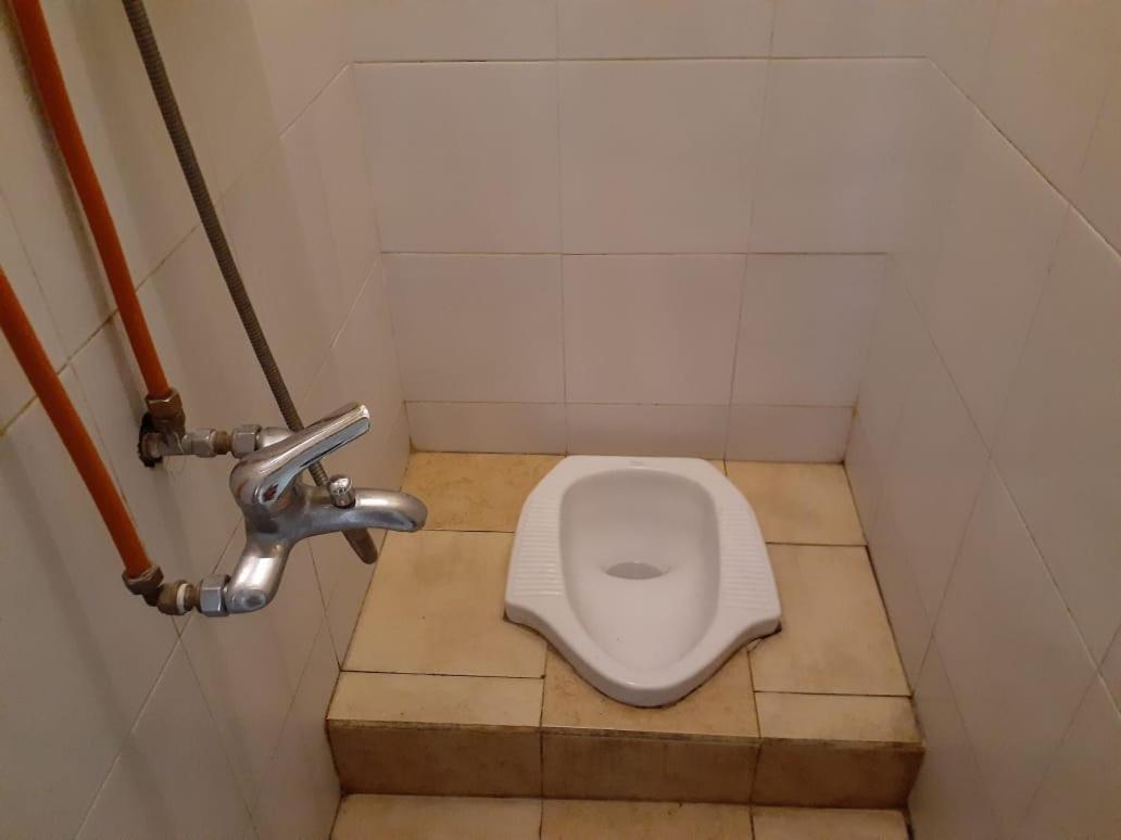 Hotel Kost Carmelia Syariah Baranangsiang Bogor Habitación foto