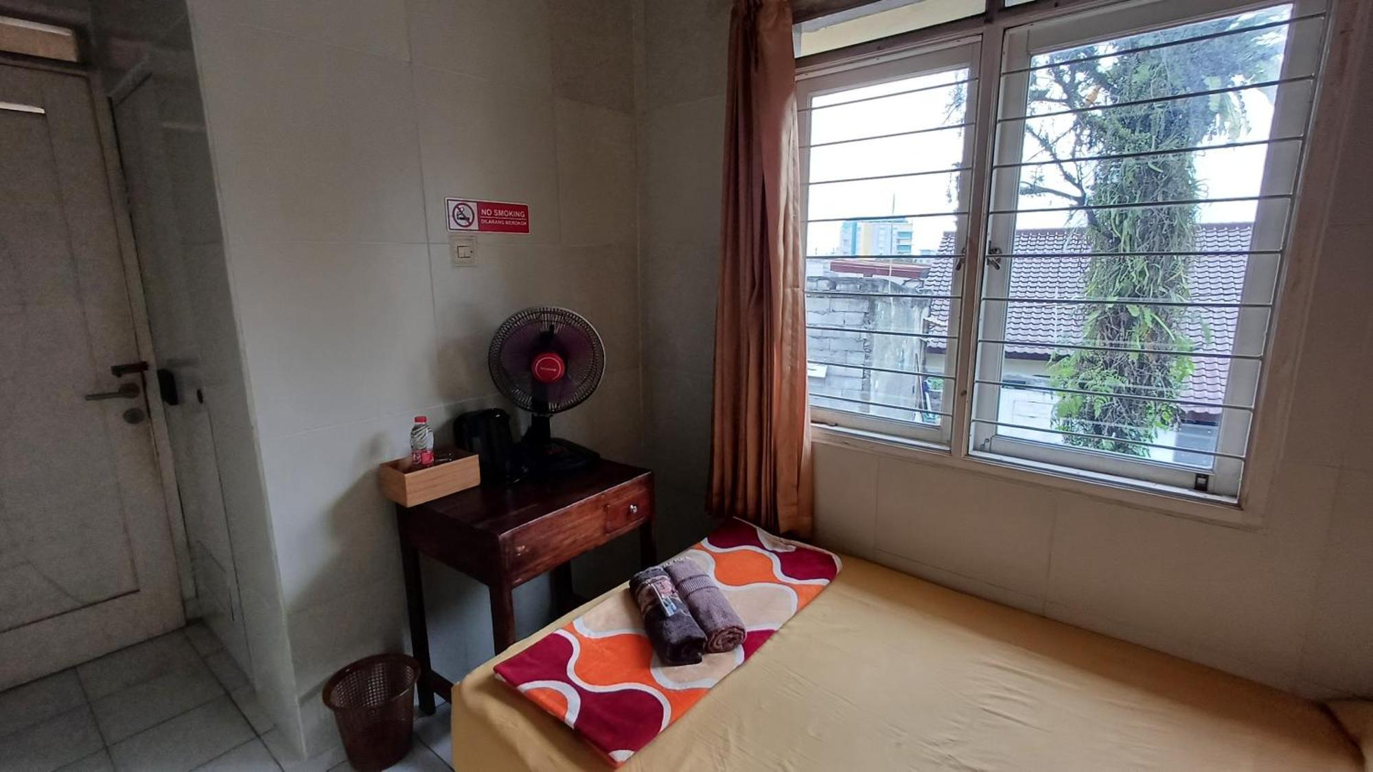 Hotel Kost Carmelia Syariah Baranangsiang Bogor Exterior foto