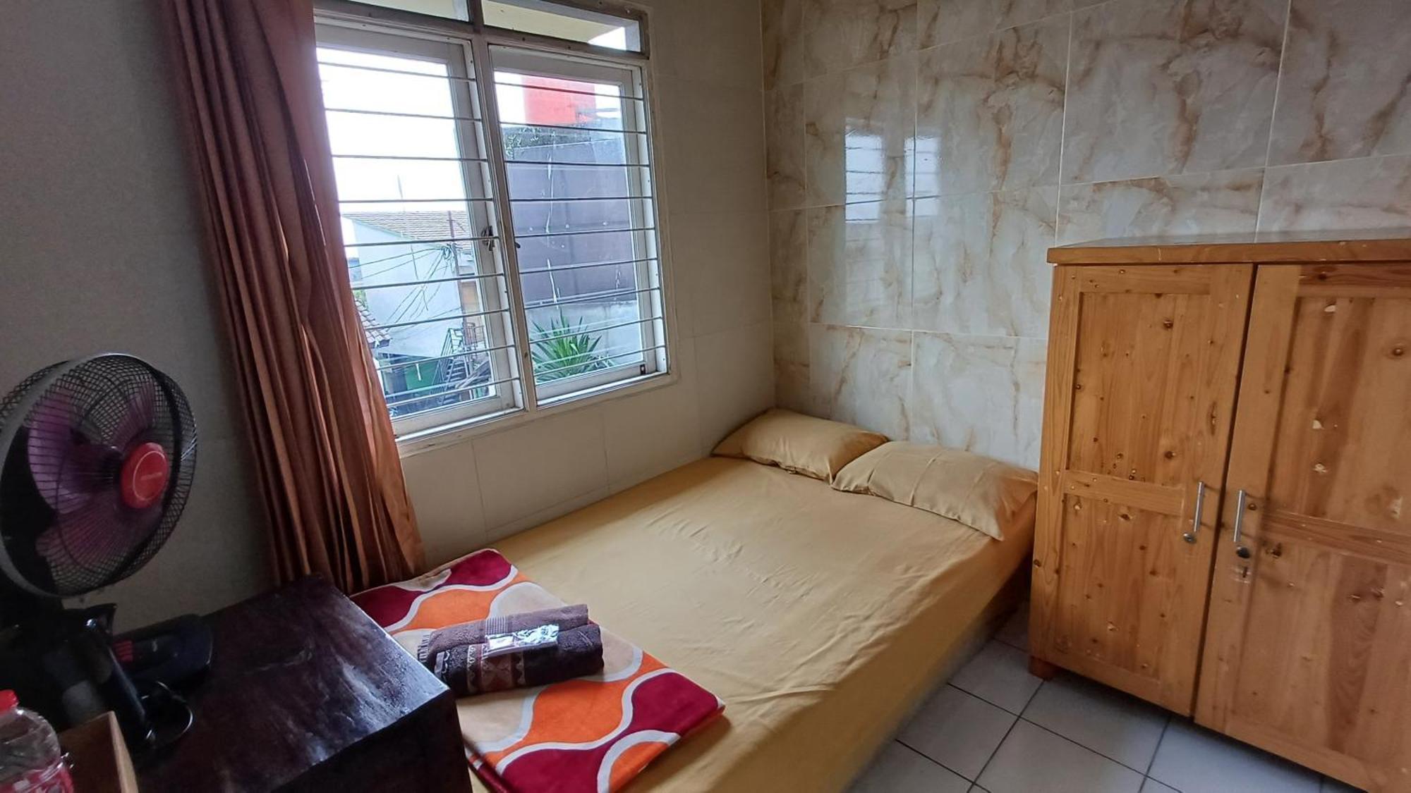 Hotel Kost Carmelia Syariah Baranangsiang Bogor Exterior foto